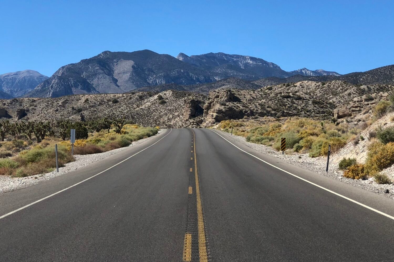 highway desert mountains death valley las vegas road trip 1.jpg